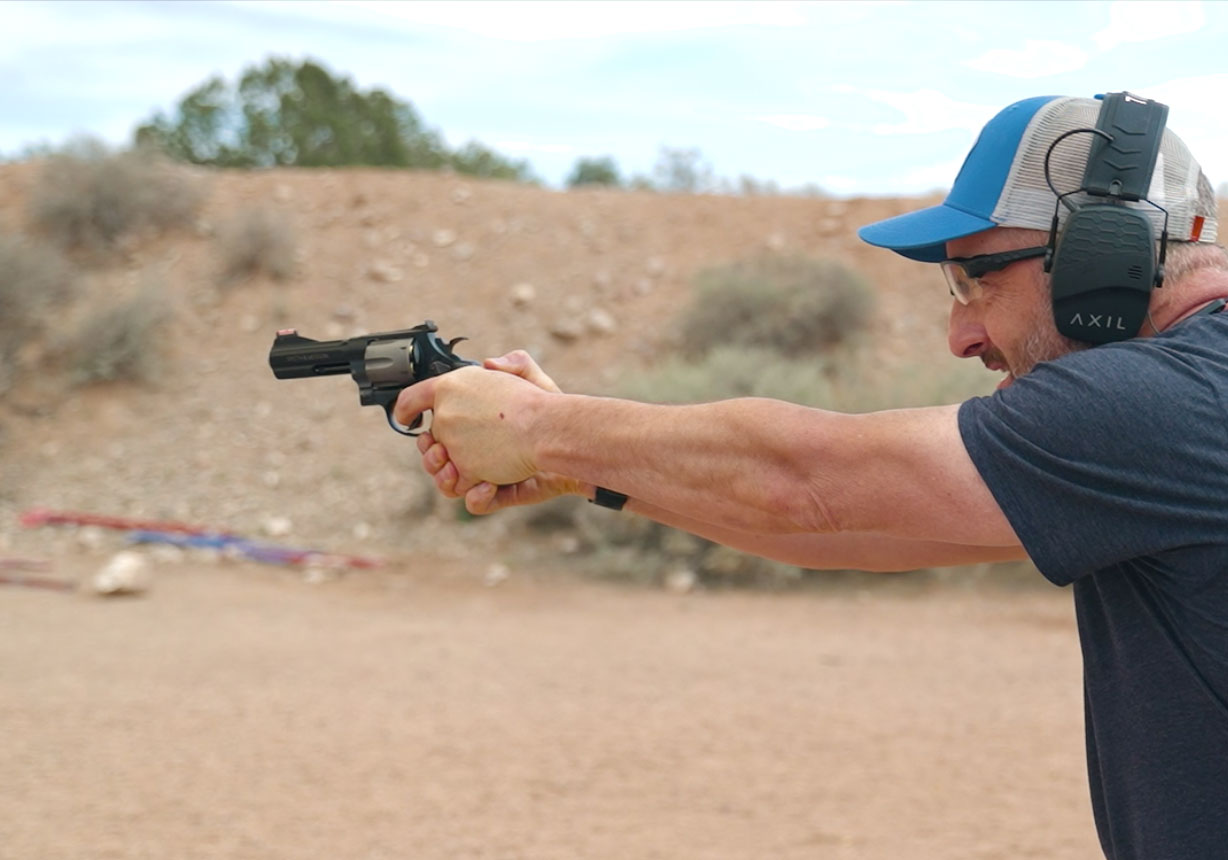 Bear Gun Shootout: 10mm Auto vs 44 Mag.