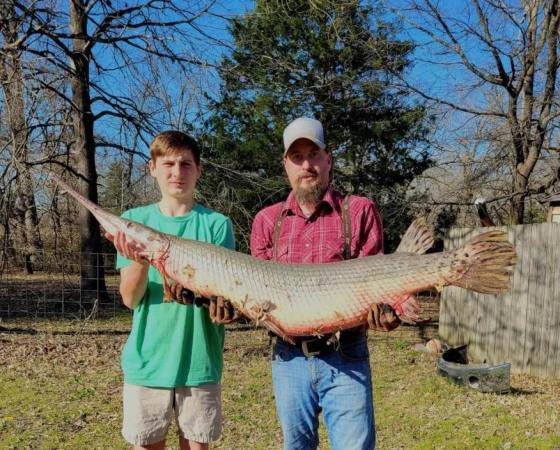 Teenage Bowfisherman Shoots World-Record Longnose Gar in Texas