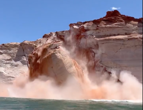 Watch: Boaters Flee Massive Wave Caused by Rockslide in Lake Powell