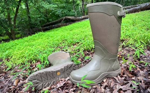 The best turkey hunting snakeboot