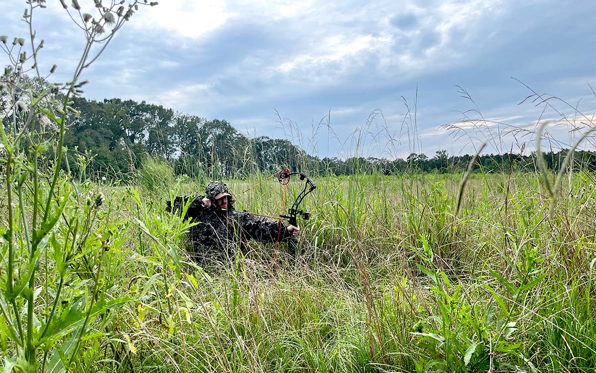 Premium Photo | Portrait of a special forces soldier with assault rifle in  the jungle Ghillie suit sniper camouflage sitting on a jungle AI Generated