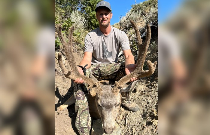 Taylor Nield tagged a 190-inch mule deer buck in Idaho on Aug. 26.