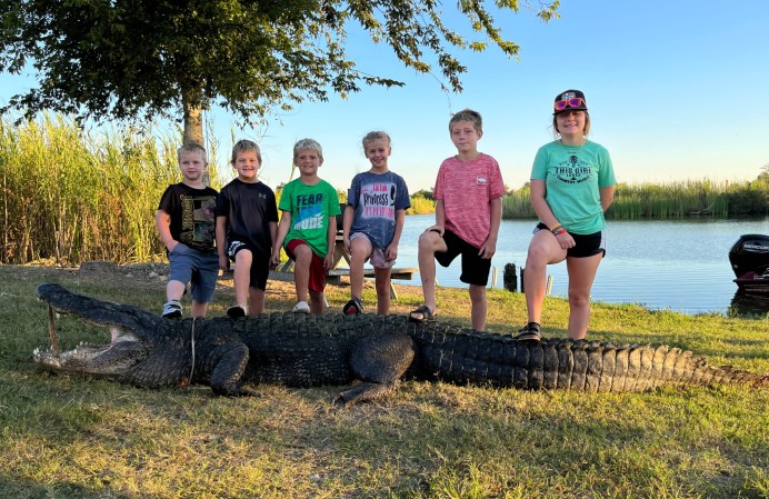 Texas Man Catches Massive 14-Foot Alligator Next to RV Park