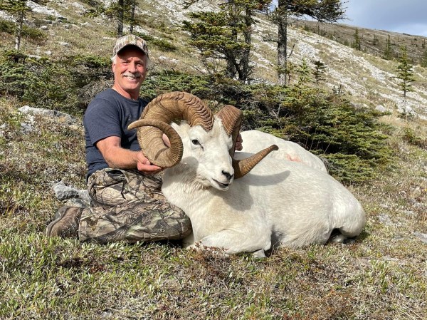 Alaskan DIY Hunter Tags the Ram of a Lifetime