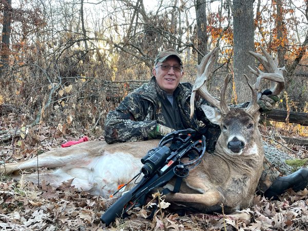 Iowa Hunter Tags a 20-Point Buck, Waits to Track It So His Wife Can Be There, Too
