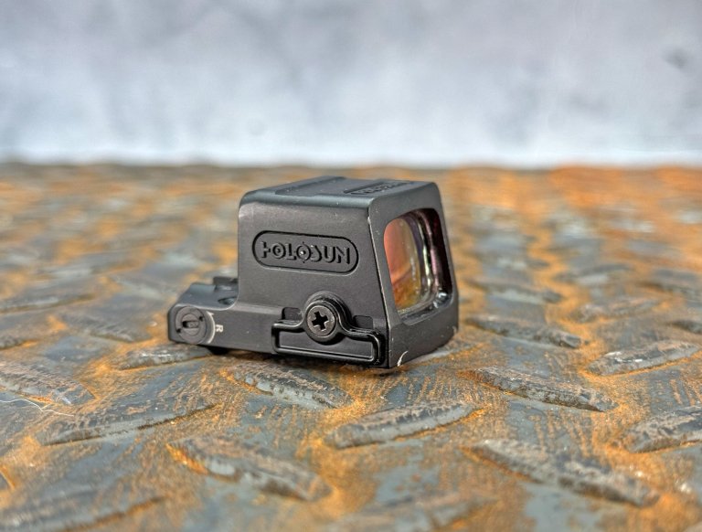 Holosun EPS Carry is one of the best concealed carry pistol red dots