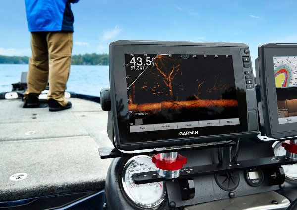 Garmin ECHOMAP Ultra 126sv and LiveScope, Tested and Reviewed