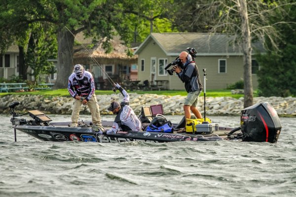 Pro Bass Angler Forfeits $100K in Winnings When It’s Discovered He Didn’t Have a Fishing License
