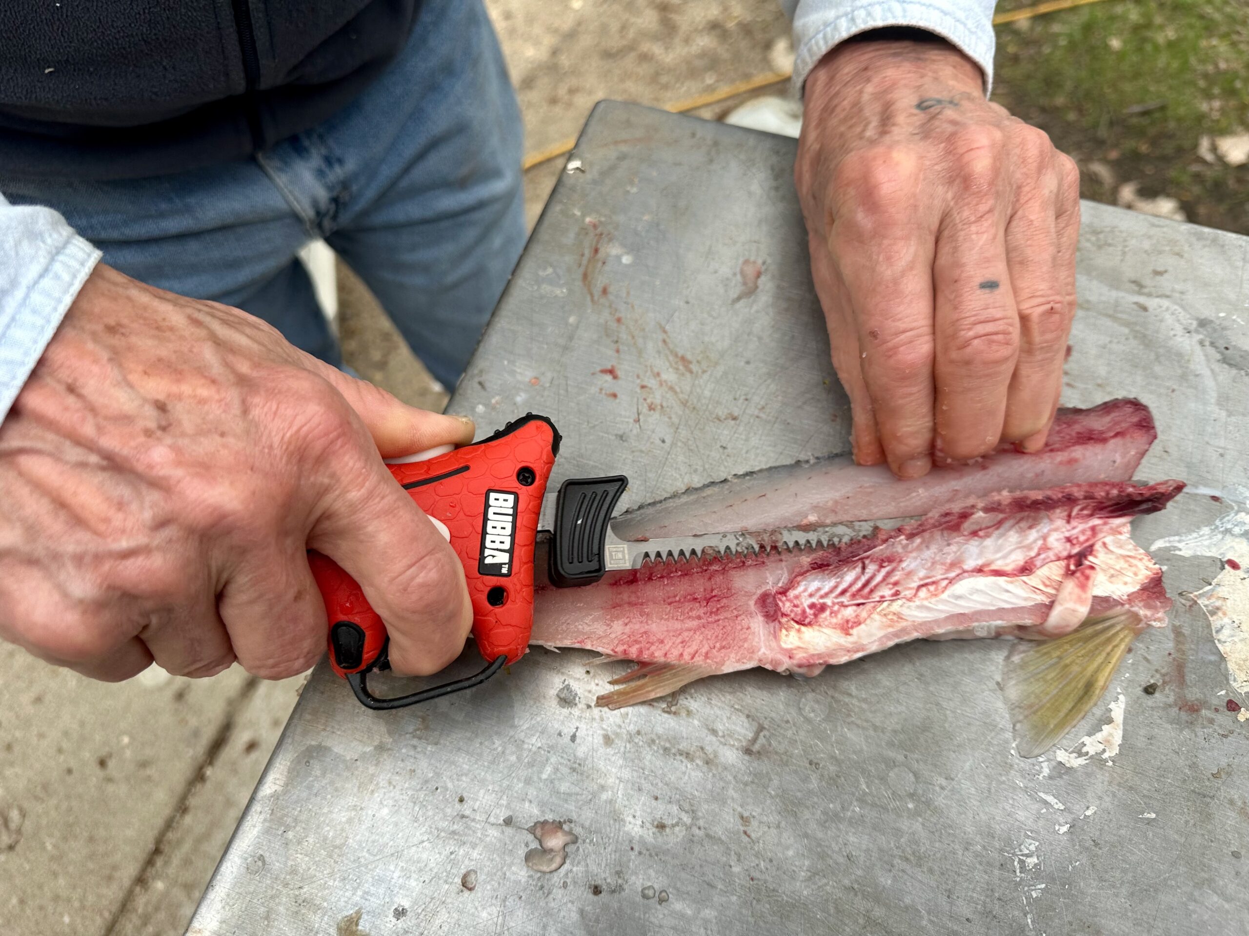 Filleting Fish with a Fixed-Blade Knife vs. an Electric Knife