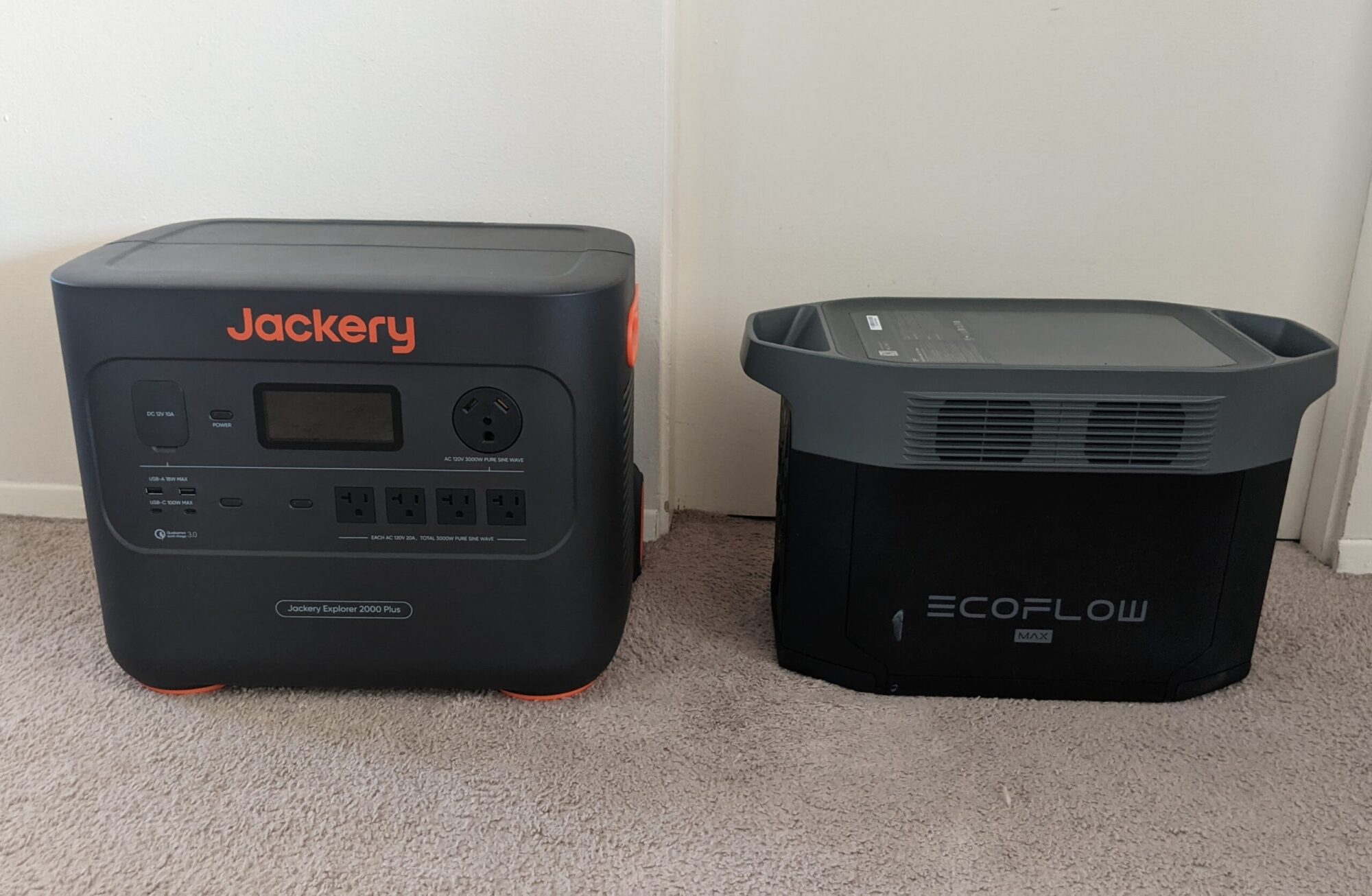 The Jackery 2000 sits next to the Eco Flow.