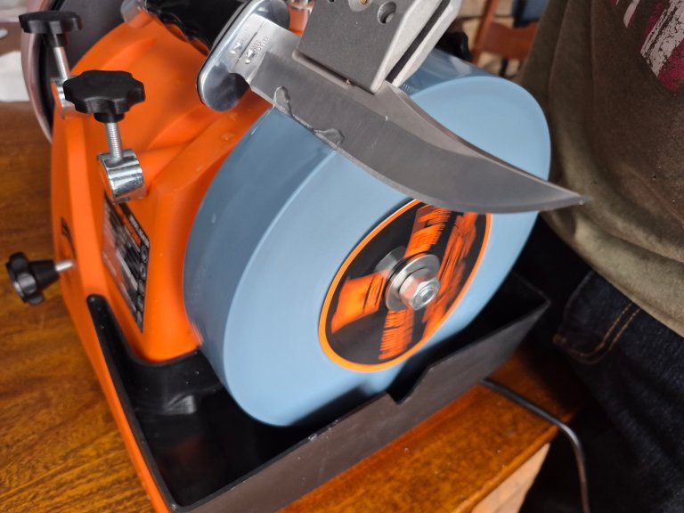 The Wen 8-inch stone sharpener