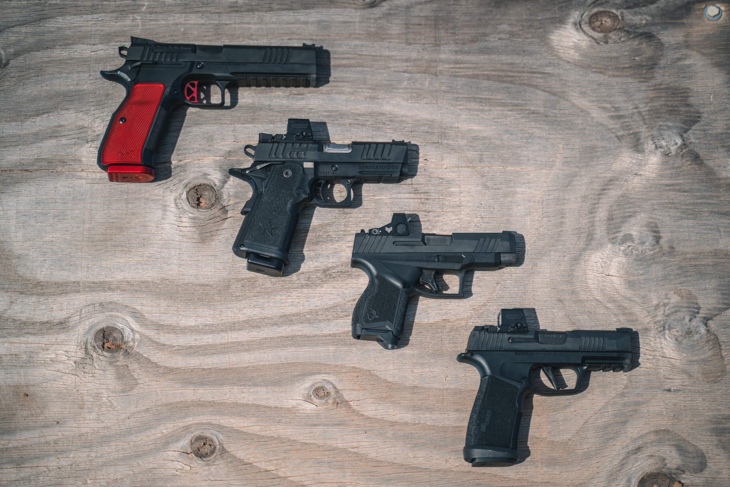 different types of pistols