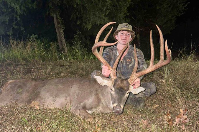 Tracking Dog Helps Mississippi Freshman Find His Buck, a Possible County Record