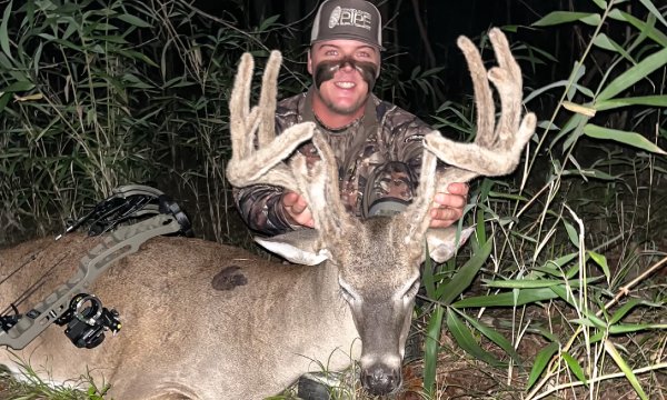 Bowhunter Tags 16-Point Buck Still in Velvet, Could Be an Alabama State Record