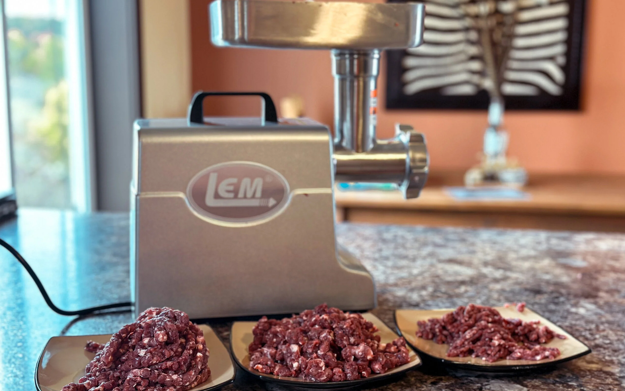 We tested the LEM's three grinder settings.