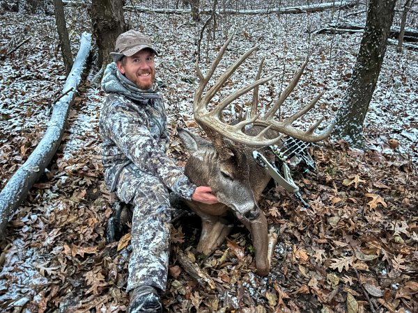 Bowhunter Tags Surprise 210-Class Iowa Buck on Pressured Public Ground