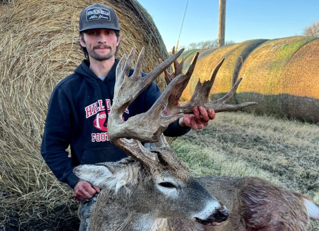 Bowhunter Makes Redemption Shot on Palmated Buck After Missing in November