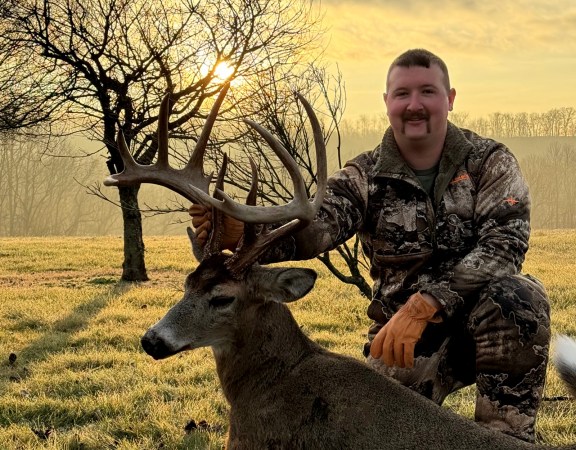 Hunter Finally Tags 13-Point Buck That He and His Neighbors Kept Missing