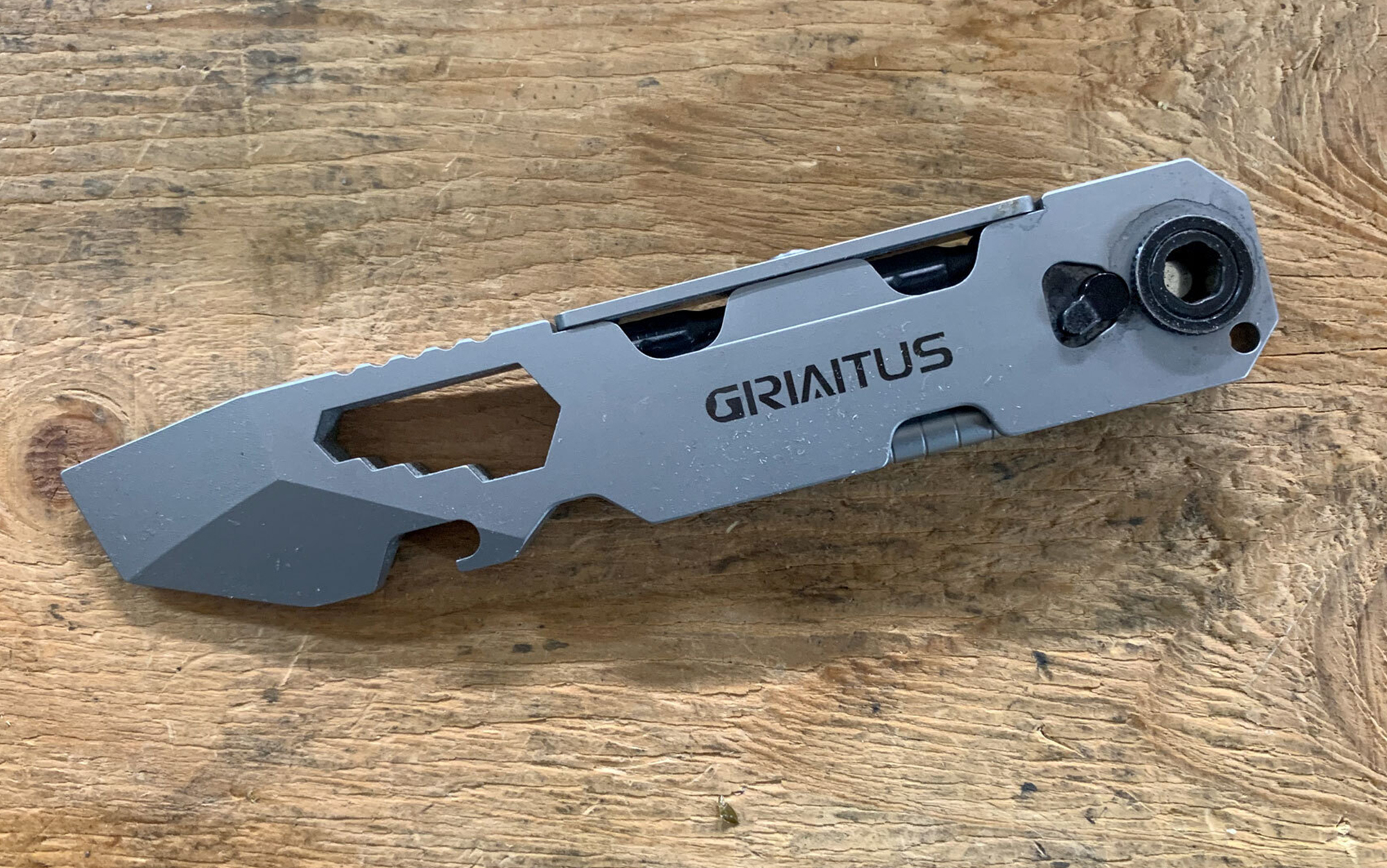 We tested the Griaitus Multitool Pry Bar.
