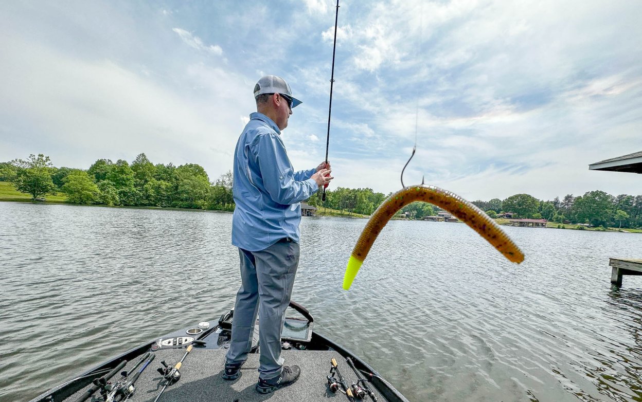 How to Fish a Wacky Rig: One of the Easiest Ways to Catch Big Bass ...