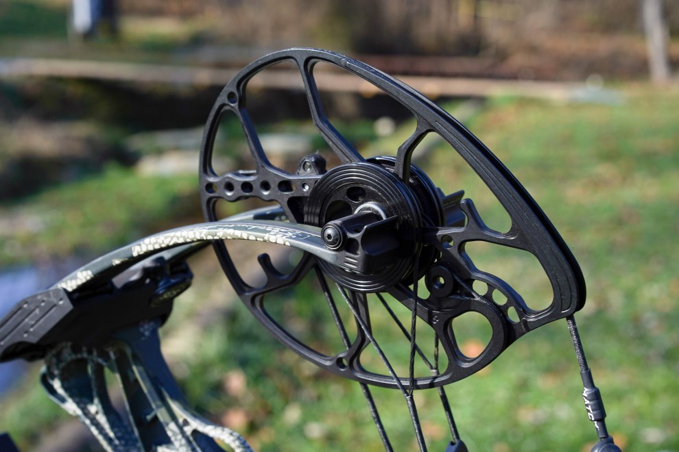 Mathews Lift X vs. Hoyt Alpha AX-2: Ultimate Whitetail Bow Shootout ...