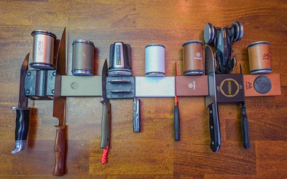 Rolling knife sharpeners