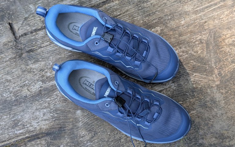 Meindl Power Walker Lady 3.0 sitting on a wooden bench