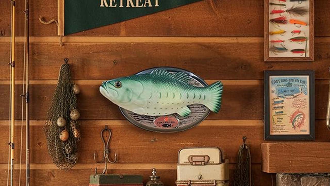 ソラバシ直筆サイン入り 1989 BASS FISHING NEW BASICS Black Friday Deal: That Singing Bass from the 90s Is Back