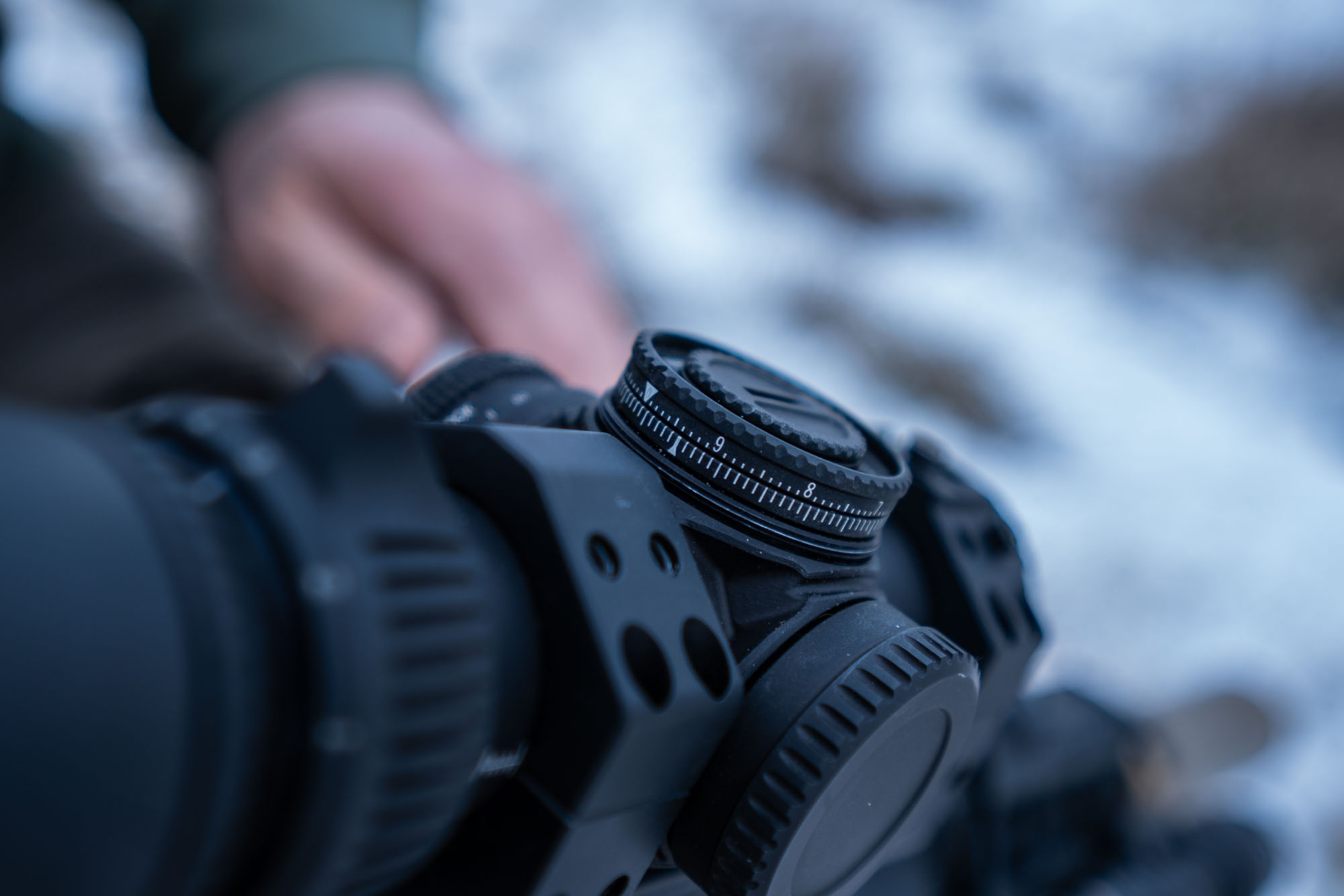 Closeup image of the Vortex AMG 1-10x24 dual zero system