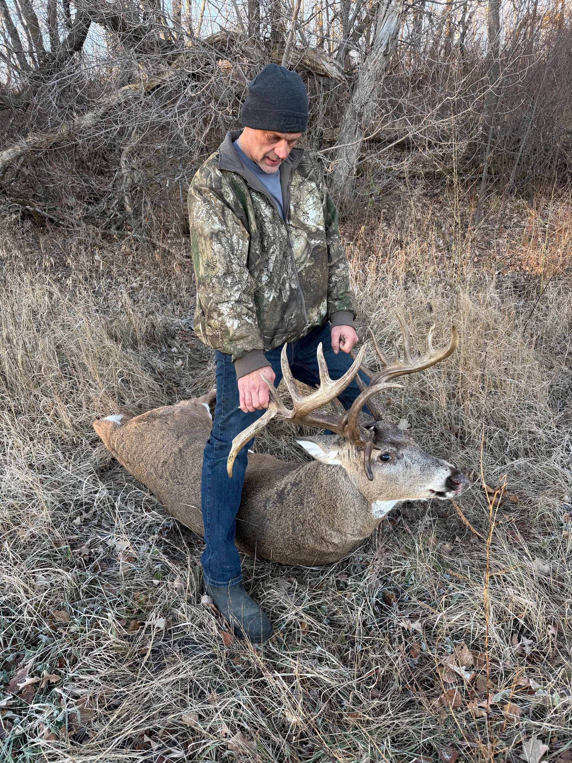 Dale Baer with his big manitoba buck.