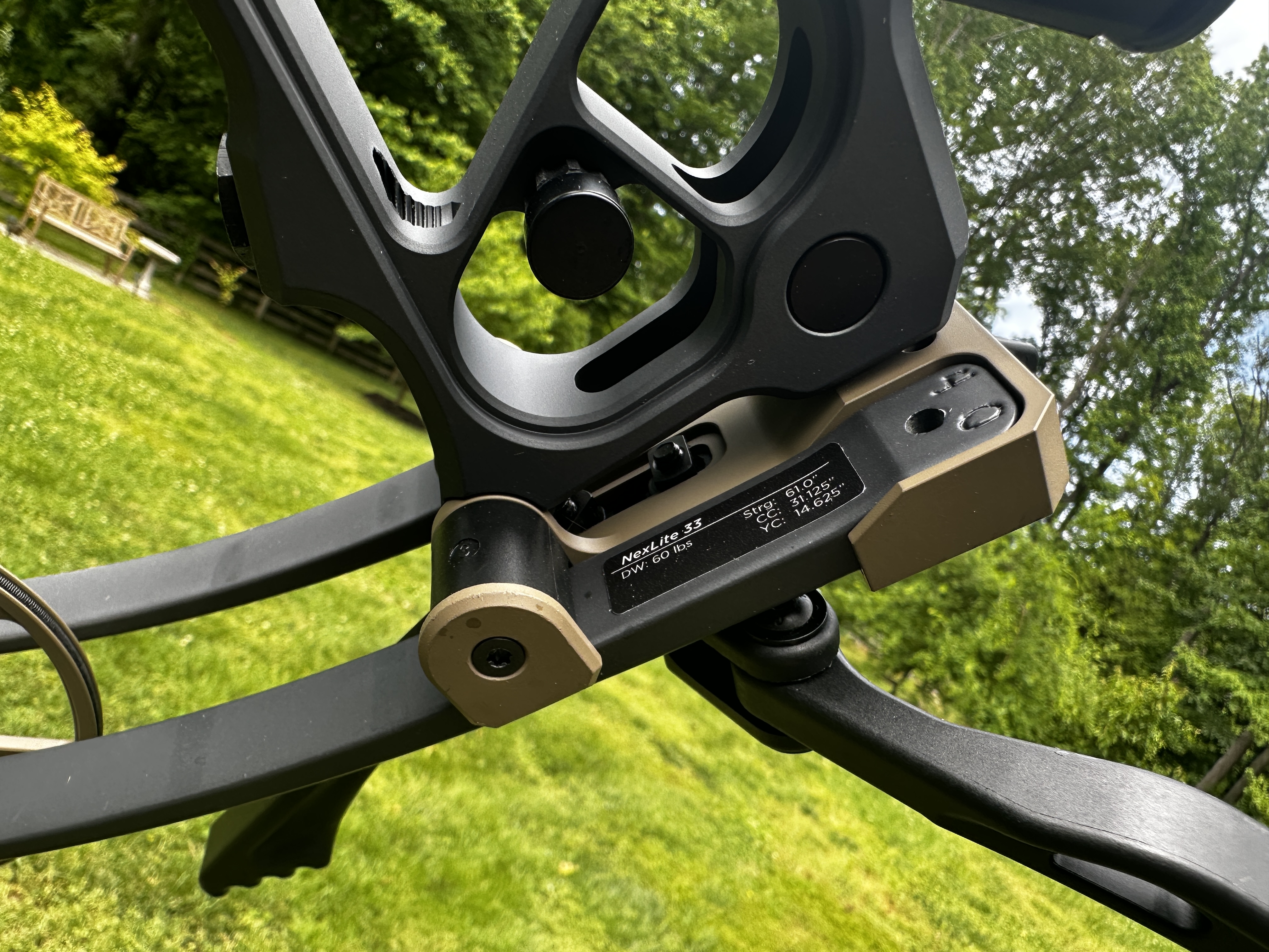 The bow stand attaches via M-LOK.
