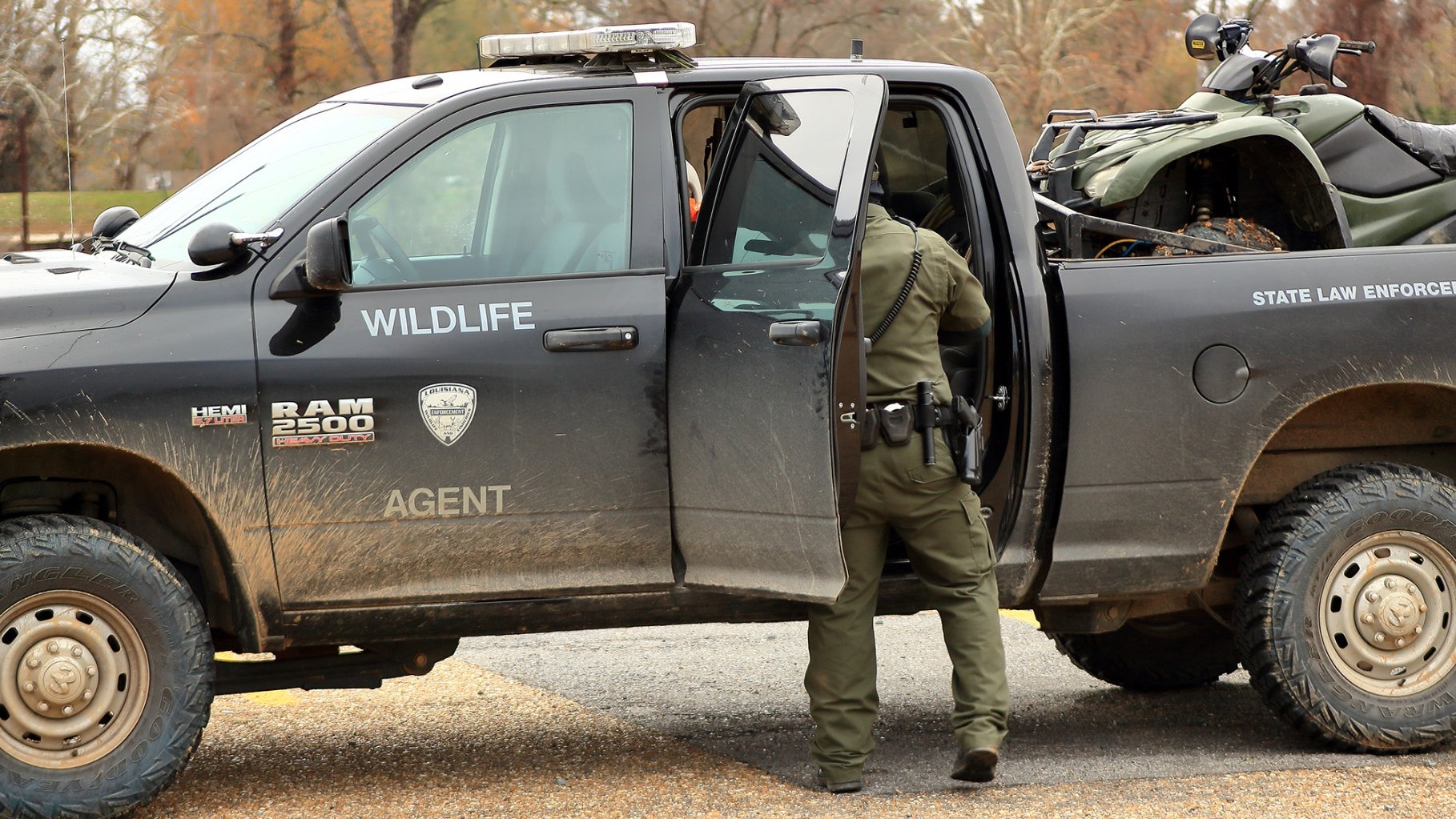 Louisiana Wildlife Enforcement Agent prepares to patrol the Ouachita River