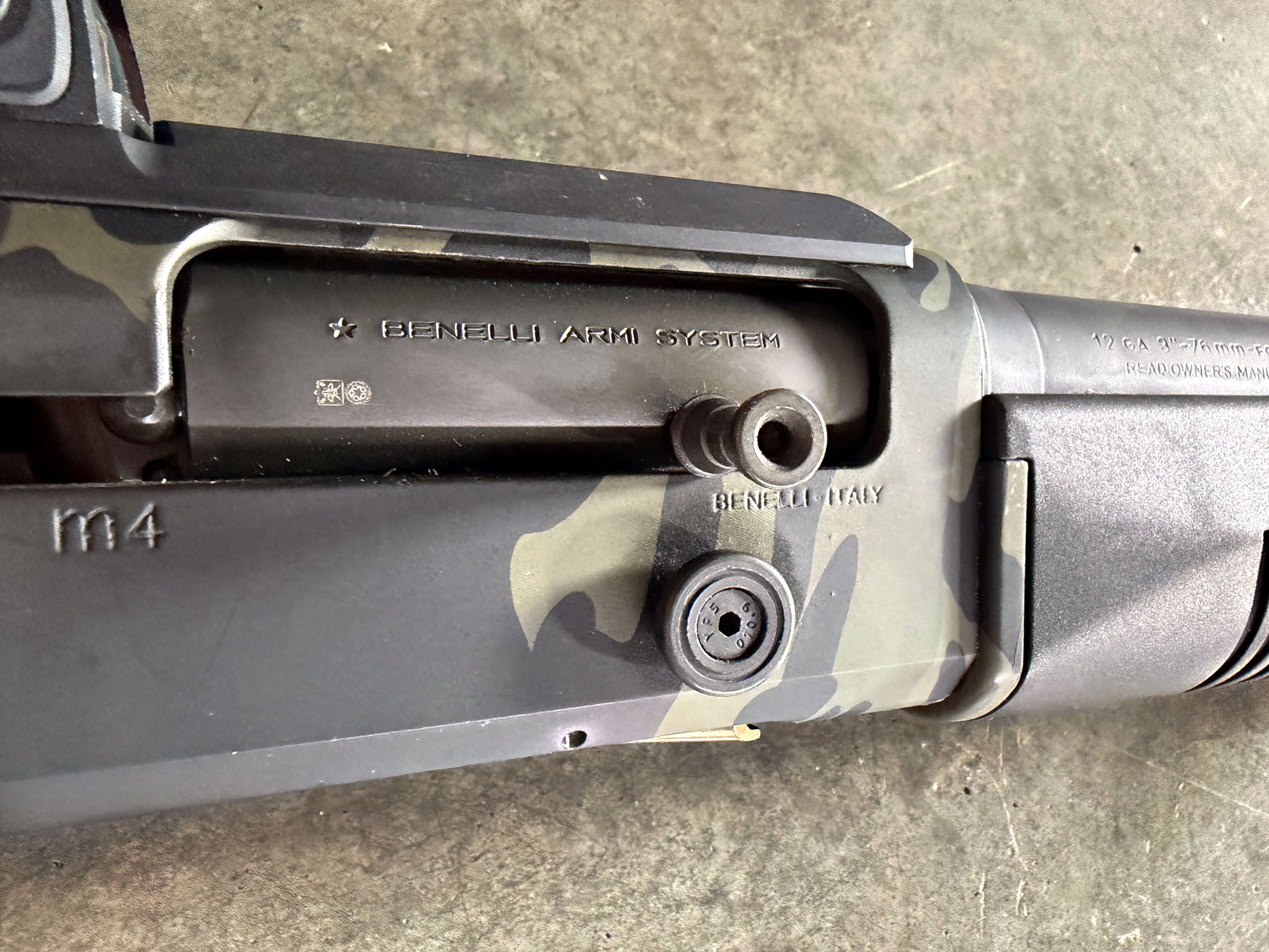 Benelli M4 EXT bolt detail