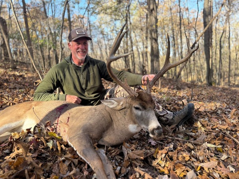 Andy Morgan with an Illinois whitetail.
