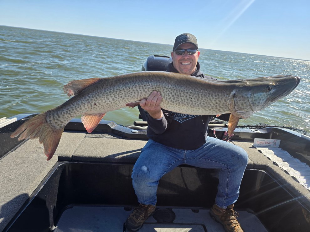 Wisconsin Angler Lands Record-Breaking Muskie on Green Bay
